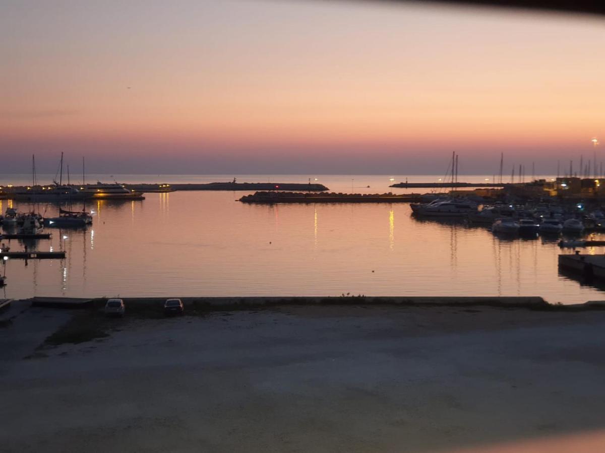 Casa Azzurro Di Mare Apartment เวียสเต ภายนอก รูปภาพ